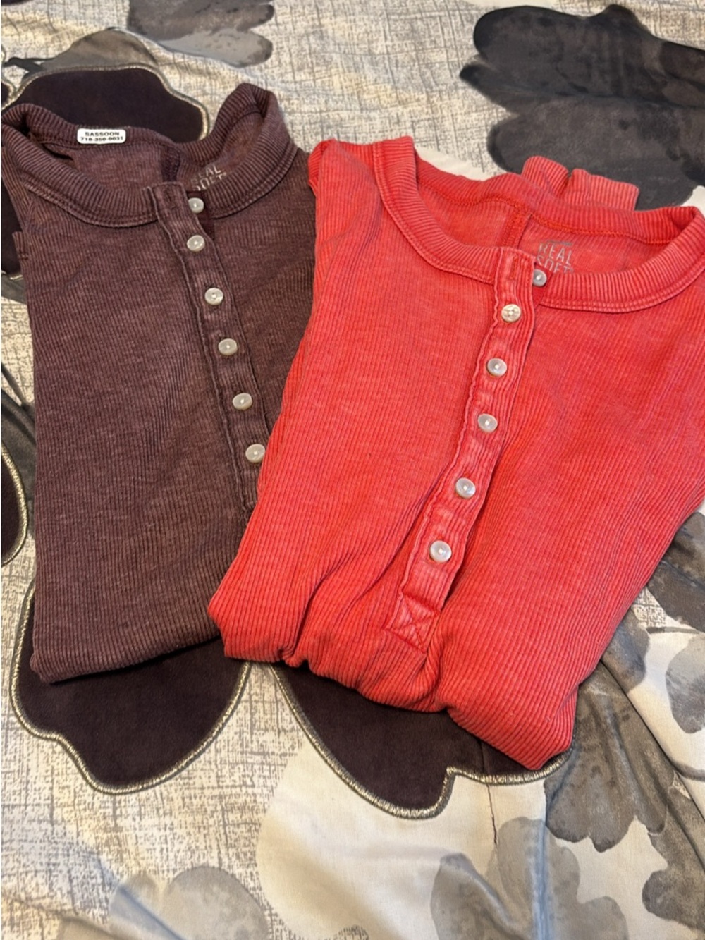 Ribbed Henley Top - Red and burgundy